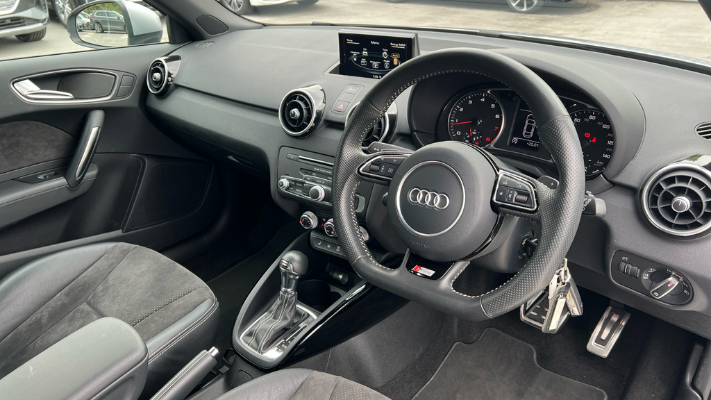 Audi A1 A1 1.4 Tfsi 150 Black Edition S Tronic LV67UPX Black #6