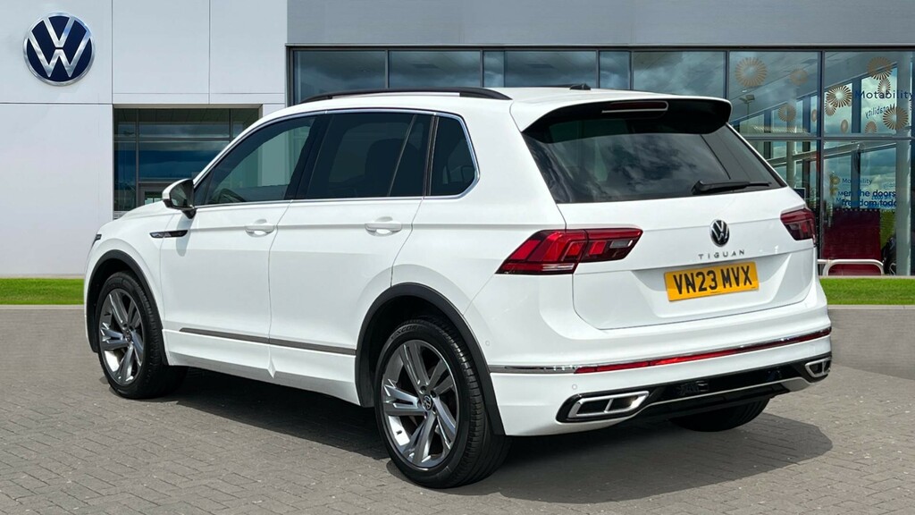 Volkswagen Tiguan Tiguan 1.5 Tsi 150 R-line Edition Dsg VN23MVX White #3