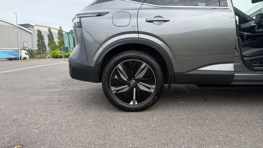 Nissan Qashqai Qashqai 1.3 Dig-t Mhb 140 Tkna Bose Pack LV75WFE #4