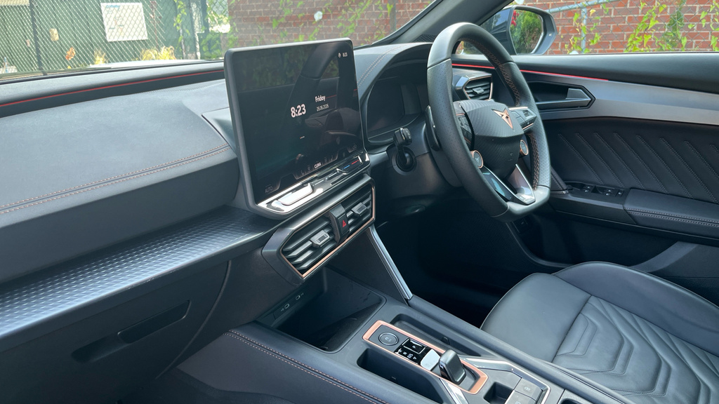 Cupra Formentor Formentor 1.5 Etsi 150 V3 Dsg KN75RNF Black #2