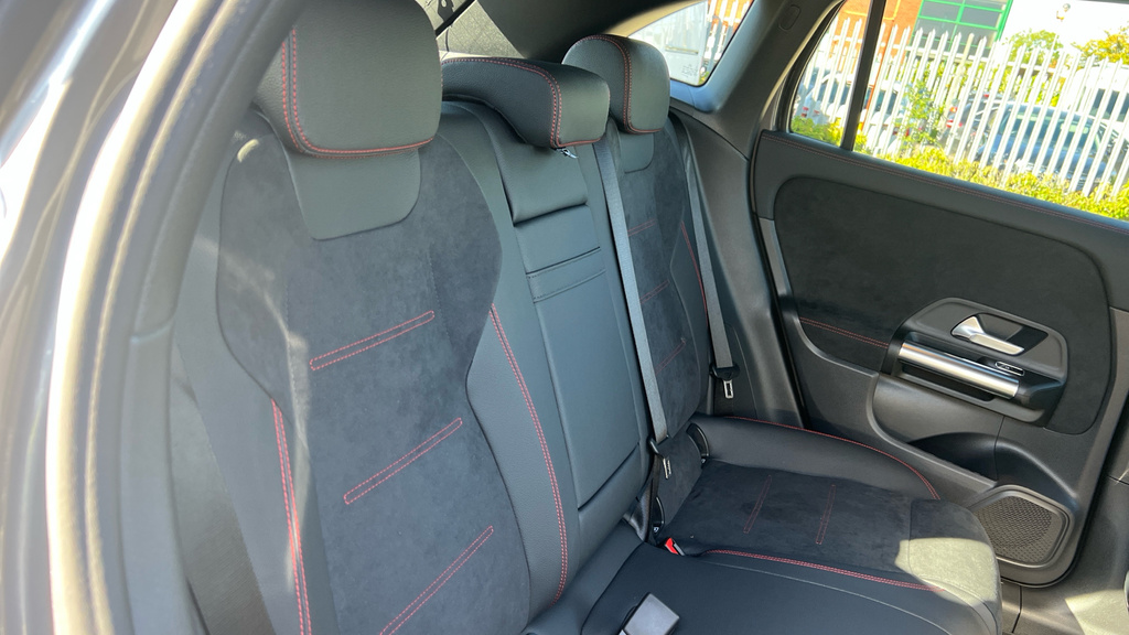 Mercedes-Benz EQA Eqa 250 140Kw Amg Line Executive 70.5Kwh White #15