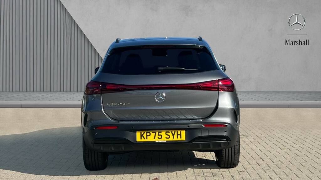 Mercedes-Benz EQA Eqa 250 140Kw Amg Line Executive 70.5Kwh White #7