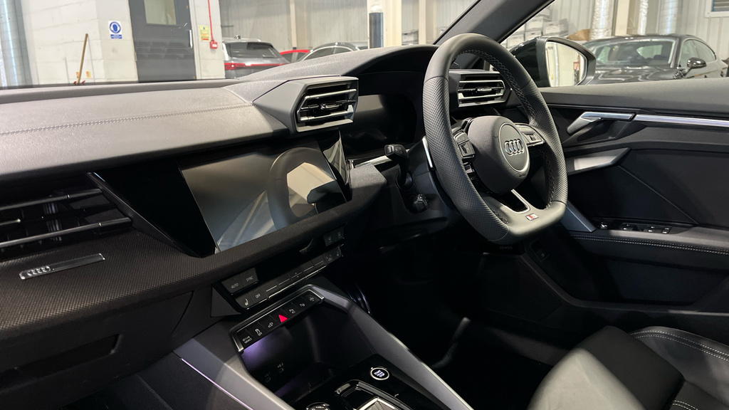 Audi A3 A3 1.5 Tfsi E 204 Black Edition S Tronic LN26MXX Black #2