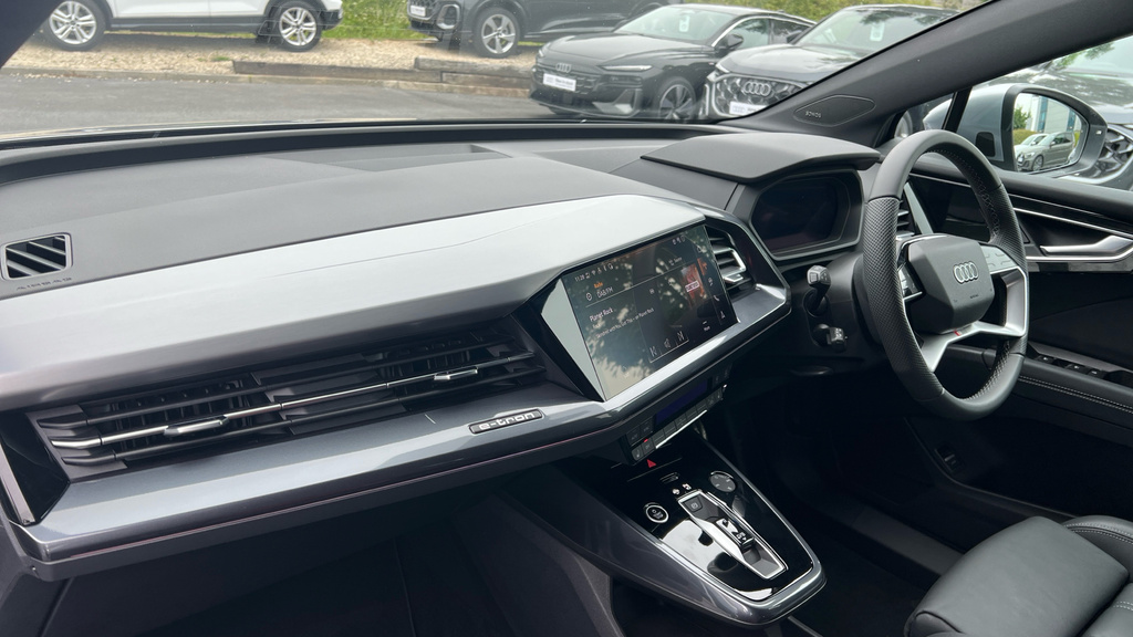 Audi Q4 E Tron Q4 210Kw 45 82Kwh S Line Leathertech Pa Silver #2