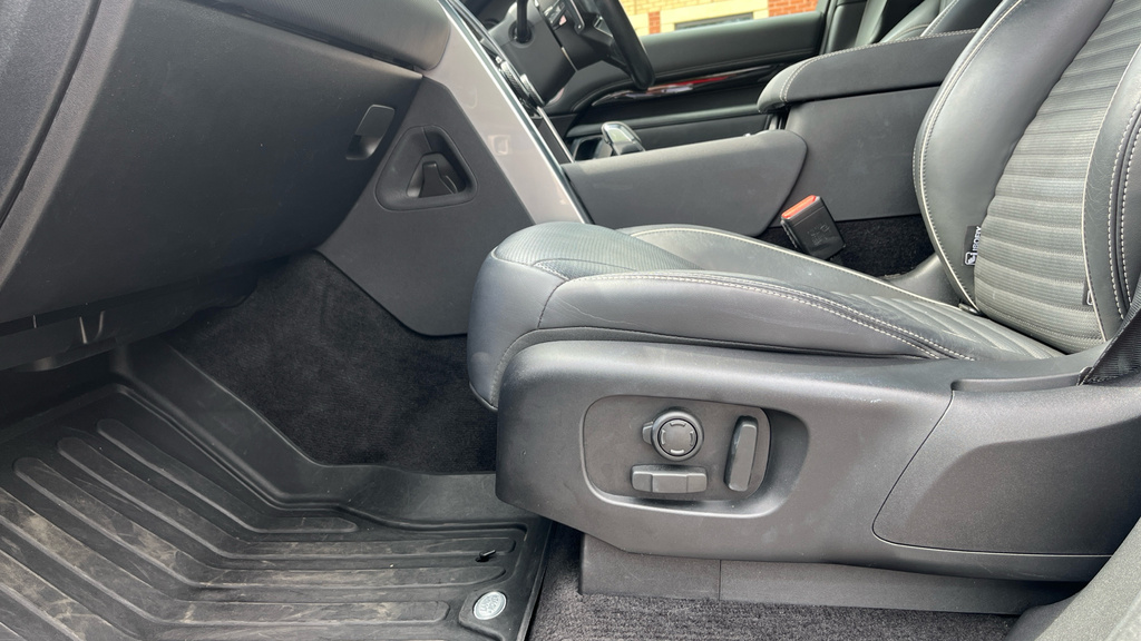 Land Rover Discovery 3.0 D300 R-dynamic Hse Grey #30