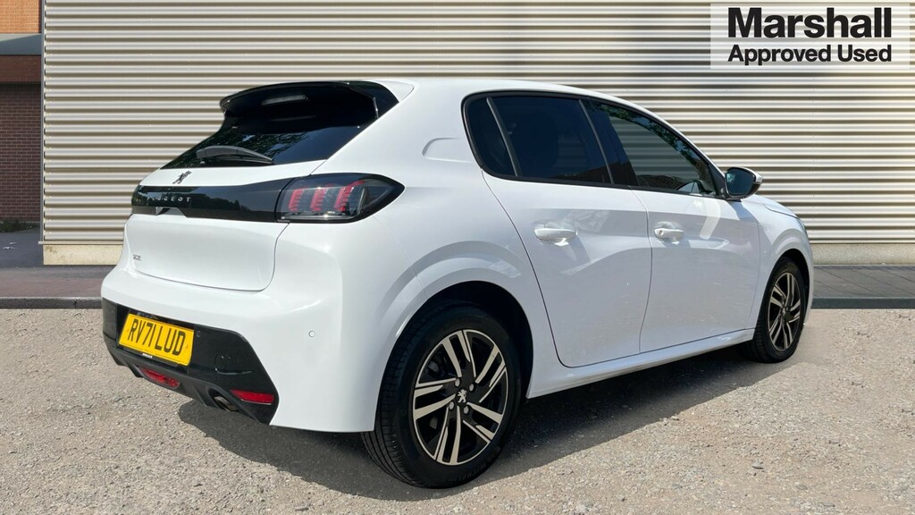 Peugeot 208 208 1.2 Puretech 100 Allure Premium RV71LUD White #3