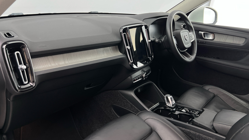 Volvo XC40 Xc40 2.0 B4p Inscription Pro White #6