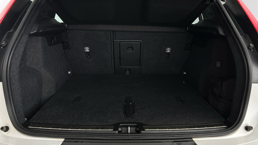 Volvo XC40 Xc40 2.0 B4p Inscription Pro White #5