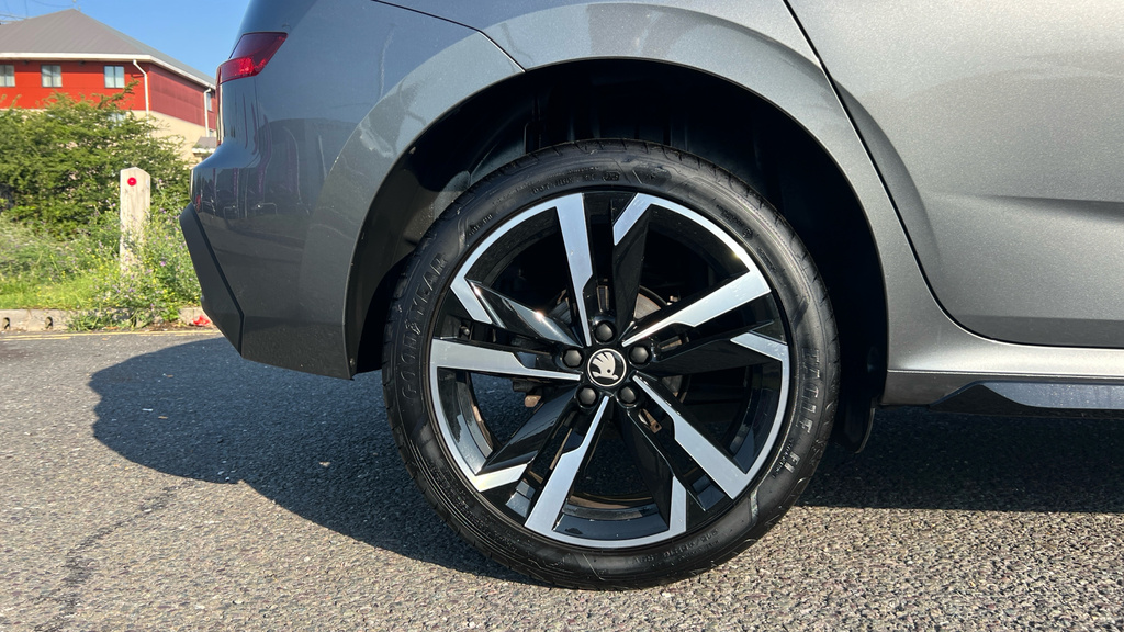 Skoda Kamiq Kamiq 1.5 Tsi Monte Carlo Edition Dsg KM75VYK Grey #5