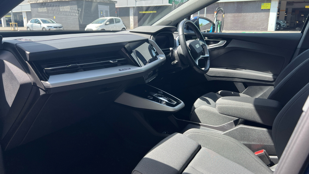Audi Q4 E Tron Q4 150Kw 40 82Kwh Sport YF23VJD Blue #2