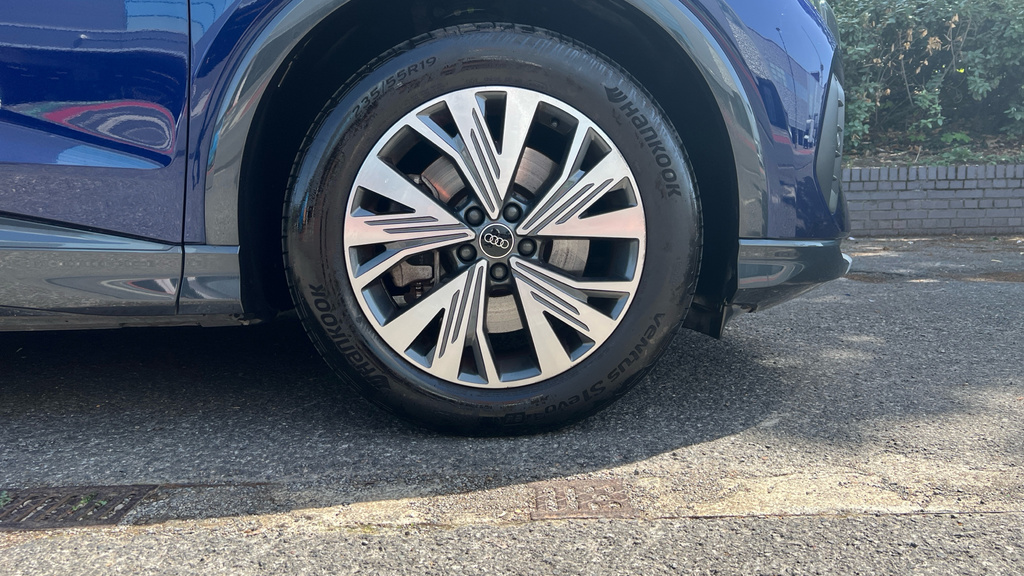 Audi Q4 E Tron Q4 150Kw 40 82Kwh Sport YF23VJD Blue #5