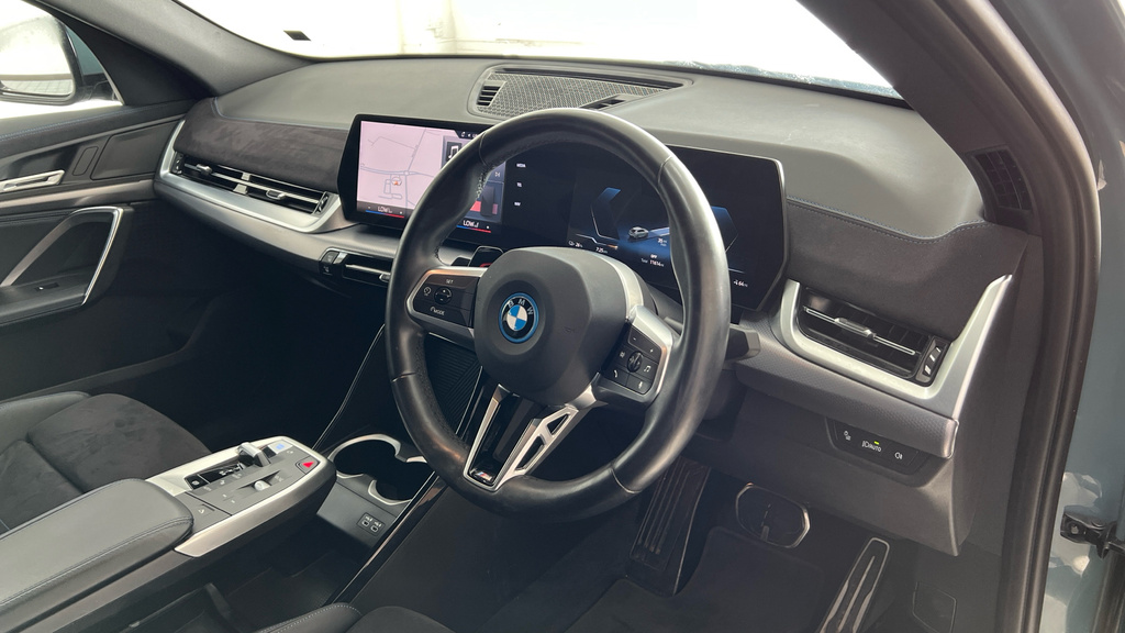 BMW iX2 Ix2 150Kw Edrive20 M Sport 65Kwh Green #6