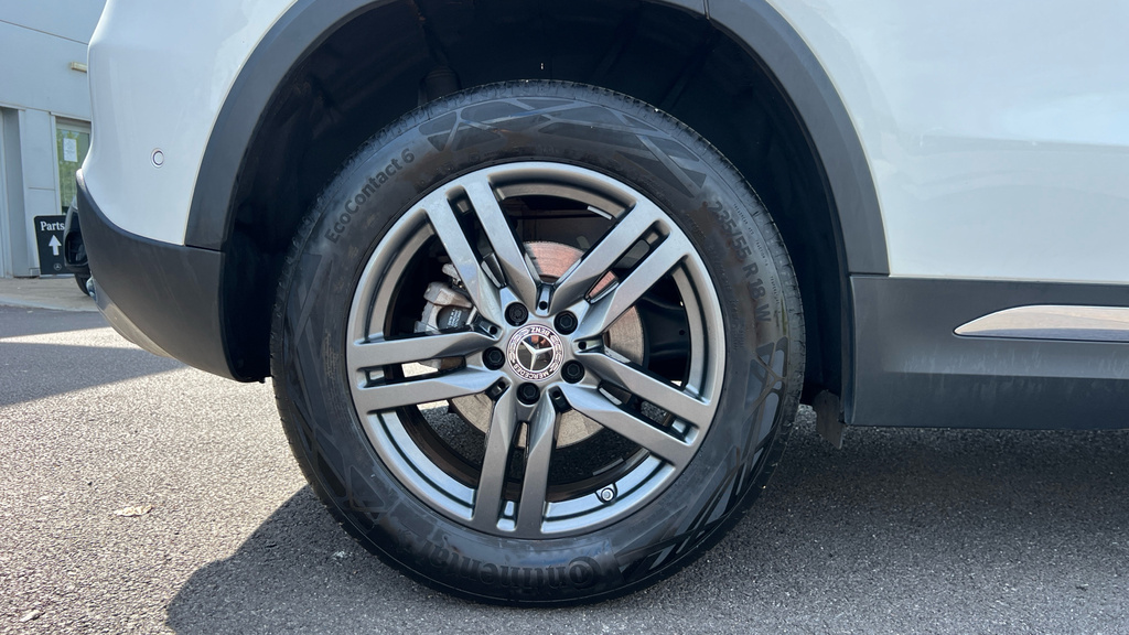 Mercedes-Benz GLA Class 180 Sport Edition Grey #27