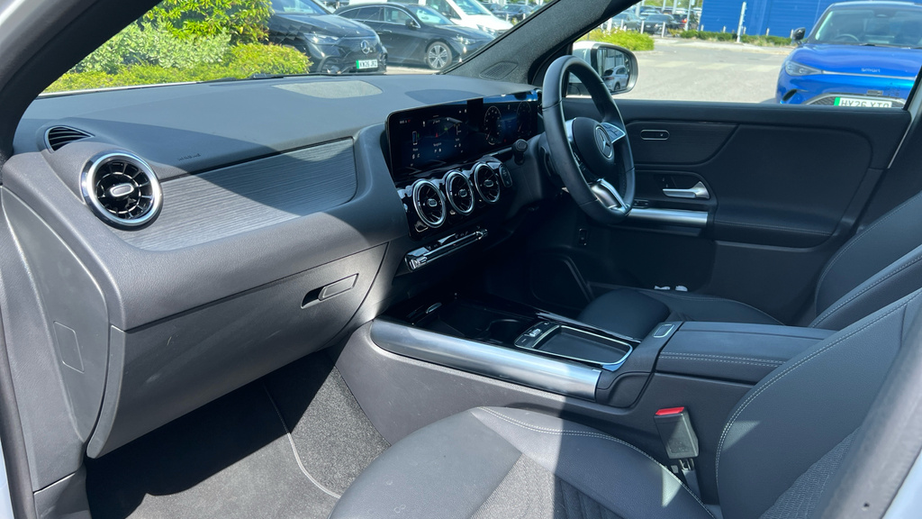 Mercedes-Benz GLA Class 180 Sport Edition Grey #11