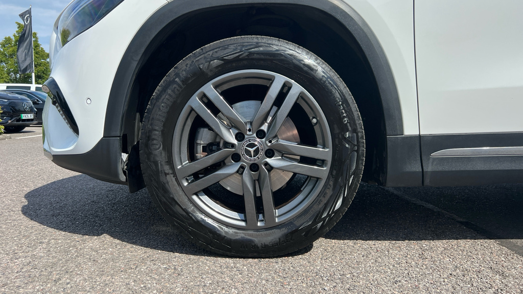 Mercedes-Benz GLA Class 180 Sport Edition Grey #25