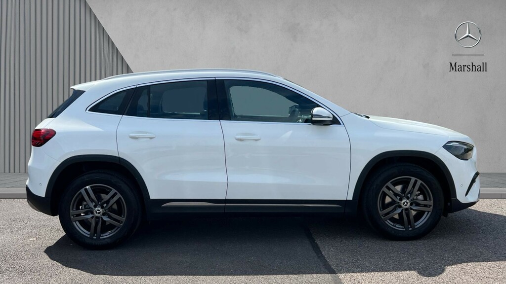 Mercedes-Benz GLA Class 180 Sport Edition Grey #4