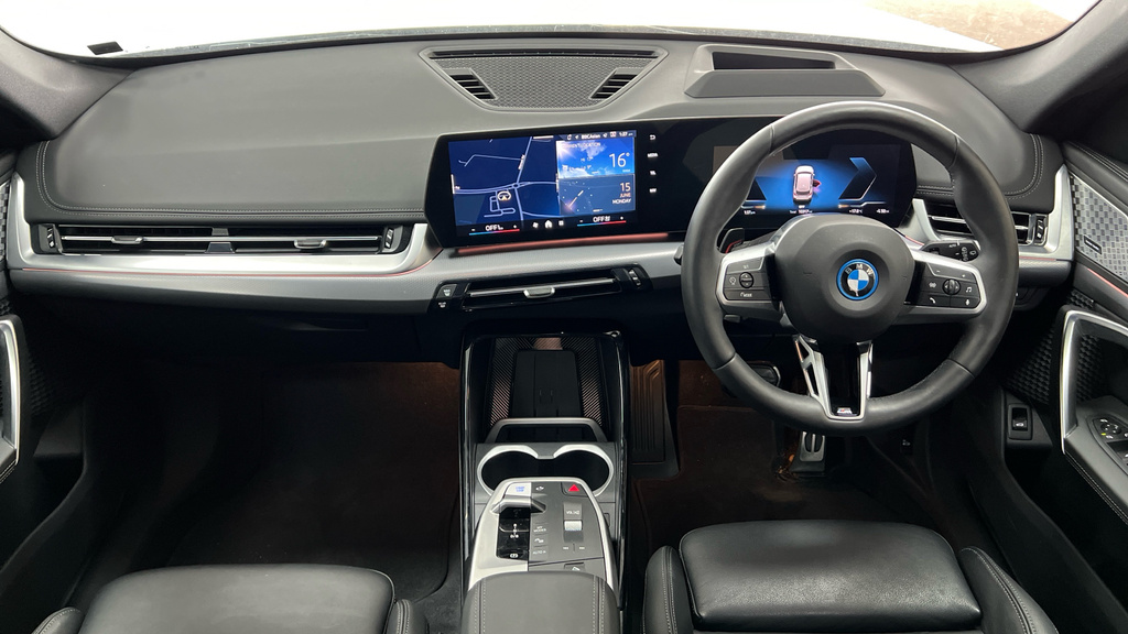 BMW iX1 Ix1 150Kw Edrive20 M Sport 65Kwh White #4