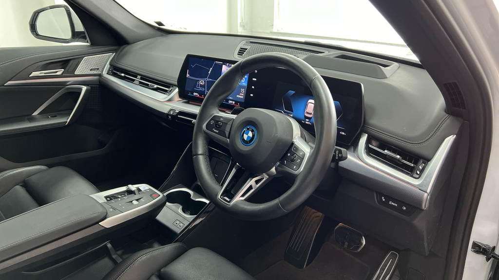 BMW iX1 Ix1 150Kw Edrive20 M Sport 65Kwh White #6
