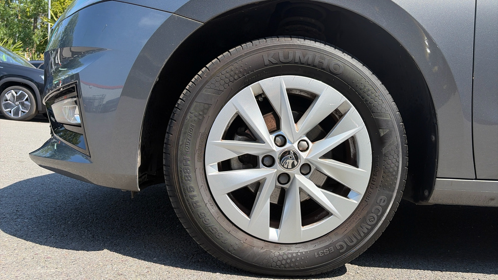 Skoda Fabia 1.0 Tsi Se Comfort Silver #19