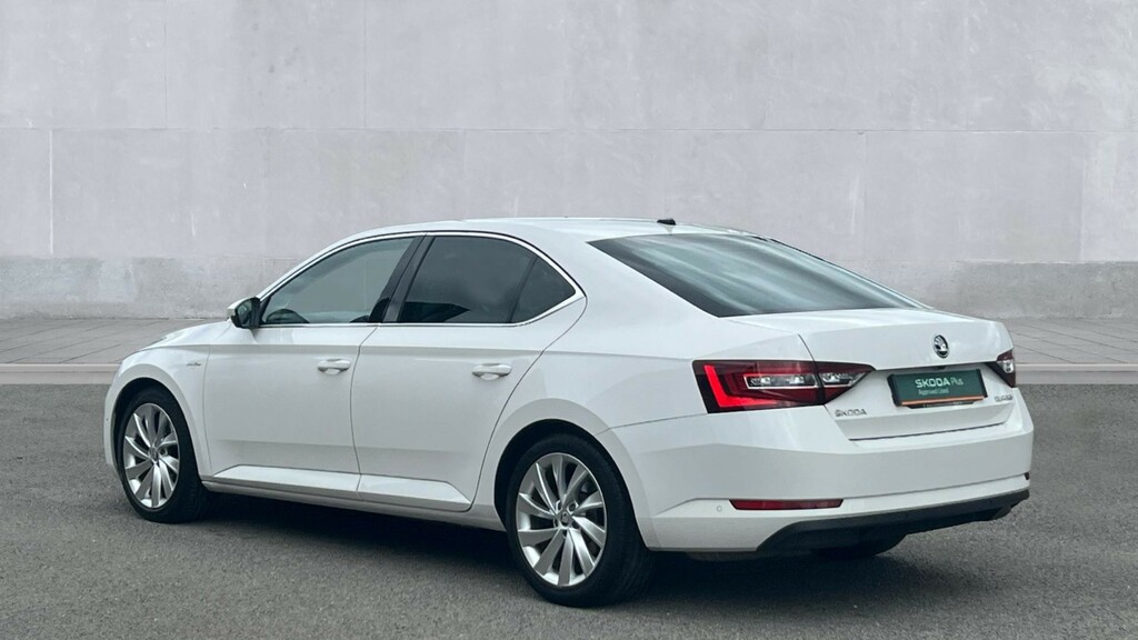 Skoda Superb Superb 2.0 Tsi Laurin Klement Dsg HF17LXD White #3