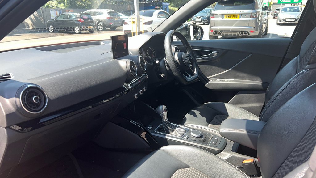 Audi Q2 Q2 35 Tfsi Black Edition S Tronic Grey #2