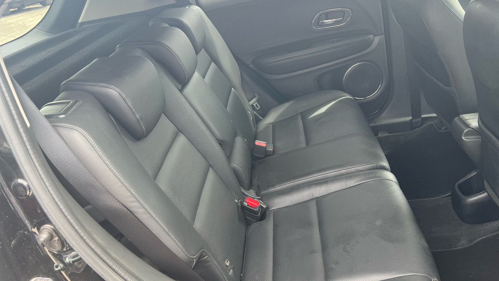 Honda Hr-V Se White #8