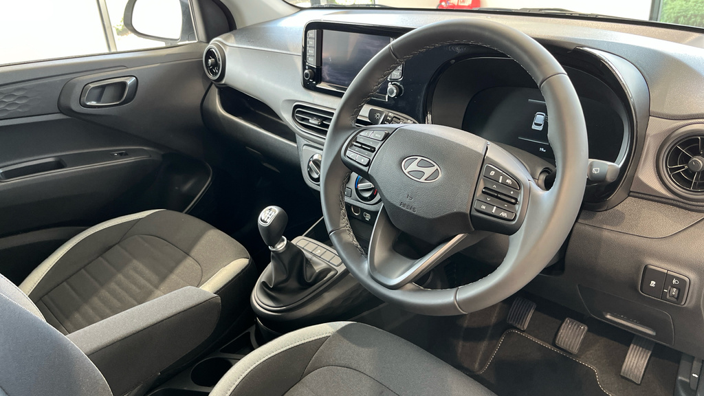 Hyundai I10 1.0 63 Advance Nav Blue #9