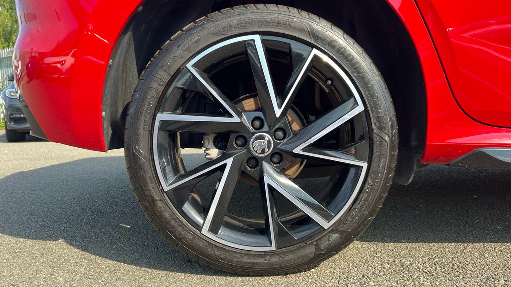 Skoda Kamiq Kamiq 1.0 Tsi 110 Monte Carlo Dsg Red #5
