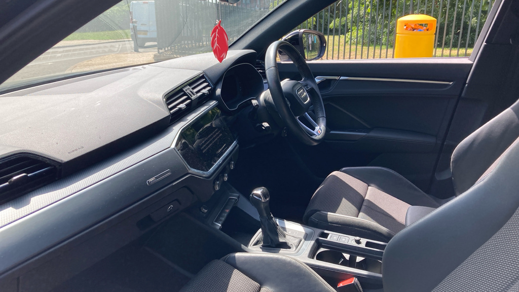 Audi Q3 Q3 35 Tdi S Line S Tronic Black #2