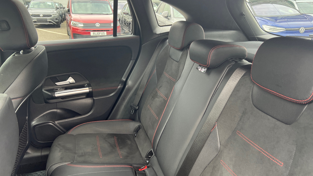 Mercedes-Benz GLA Class Gla 180 Urban Edition Black #14