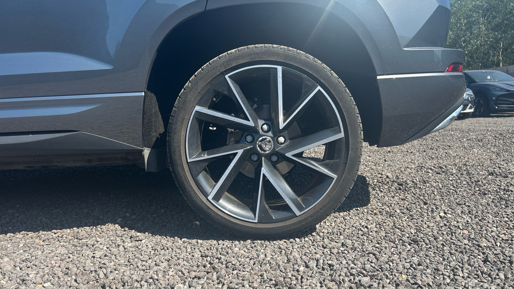 Skoda Karoq Se Drive White #18