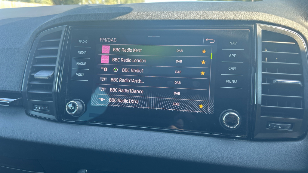 Skoda Karoq Se Drive White #39