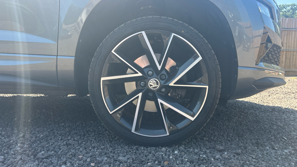 Skoda Karoq Se Drive White #20