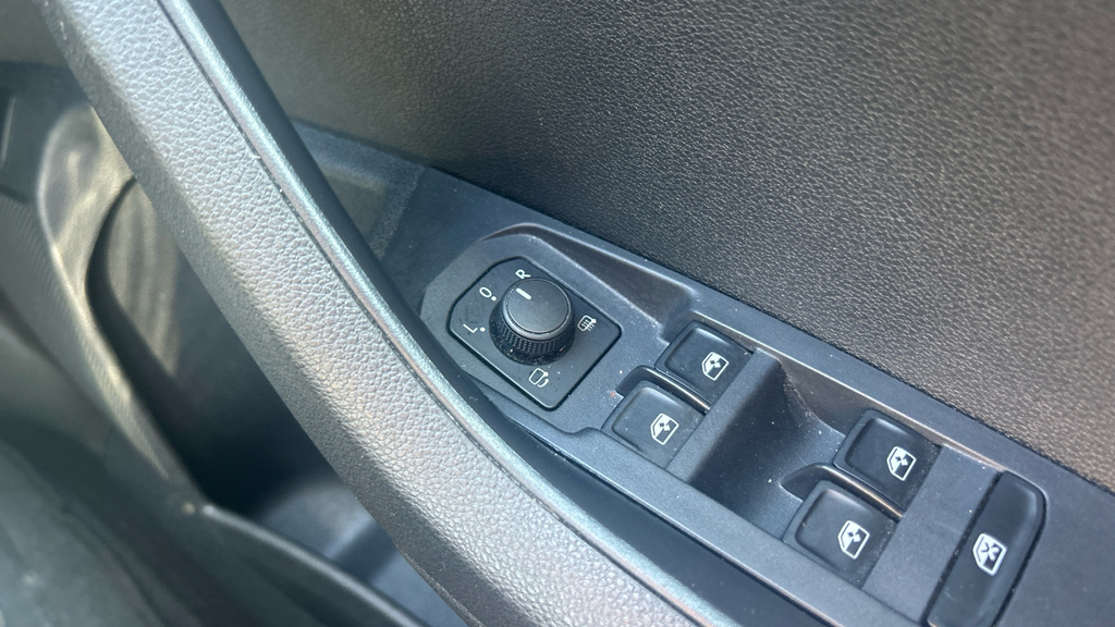 Skoda Karoq Se Drive White #32