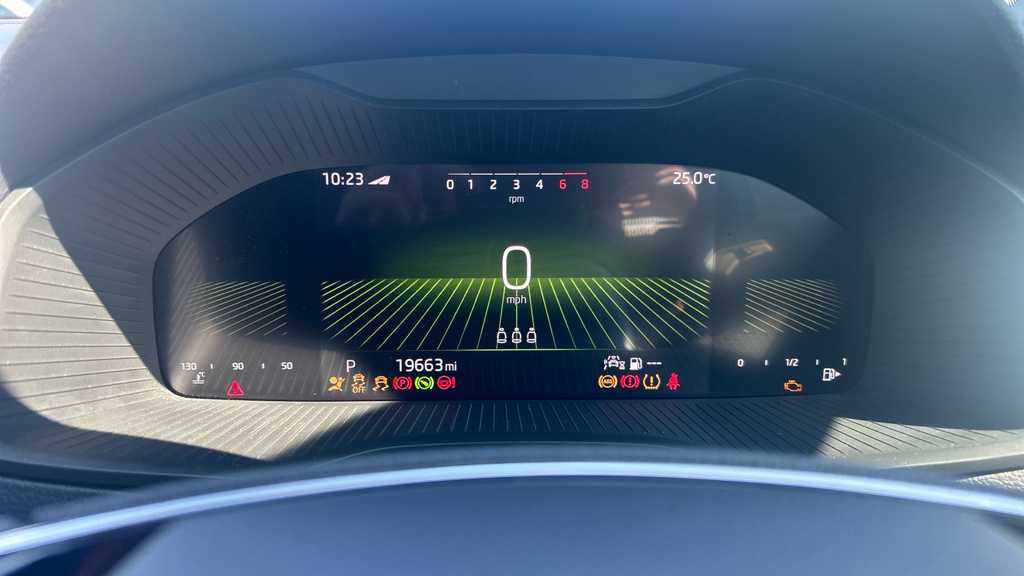 Skoda Karoq Se Drive White #13