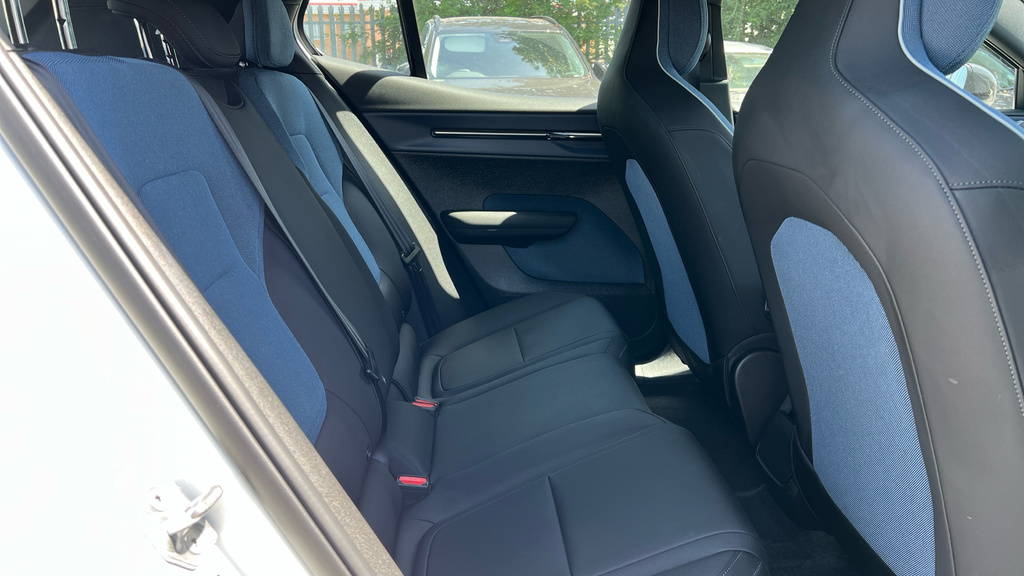 Volvo EX30 Ex30 315Kw Twin Motor Performance Plus 69Kwh A White #6