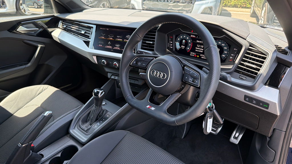 Audi A1 A1 35 Tfsi Black Edition S Tronic GL24LZX Black #6