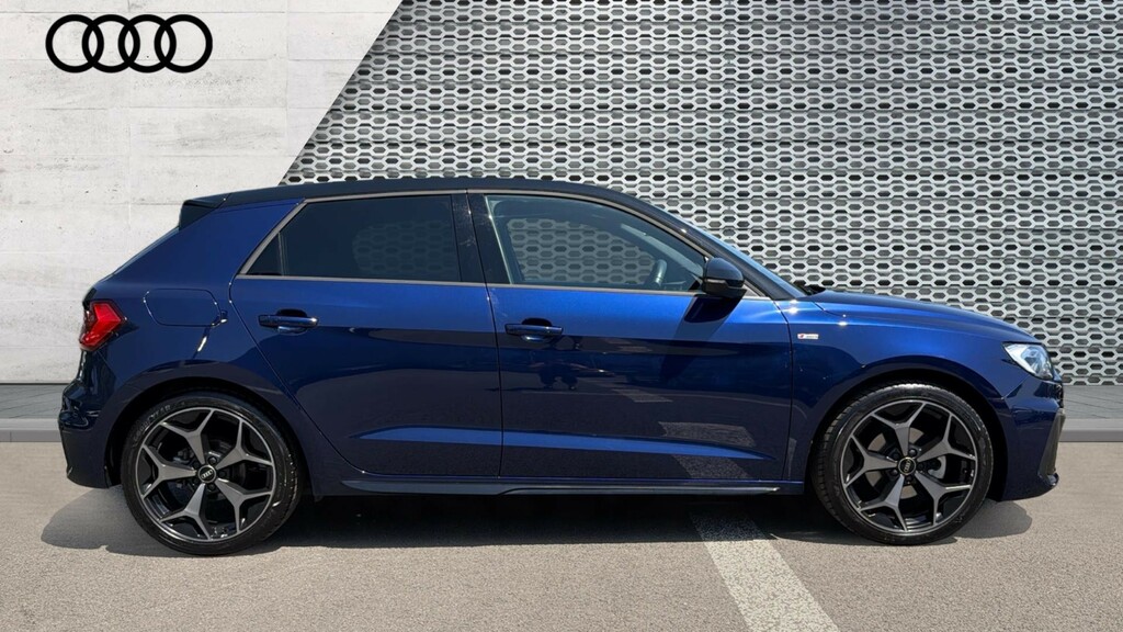Audi A1 A1 35 Tfsi Black Edition S Tronic GL24LZX Black #4