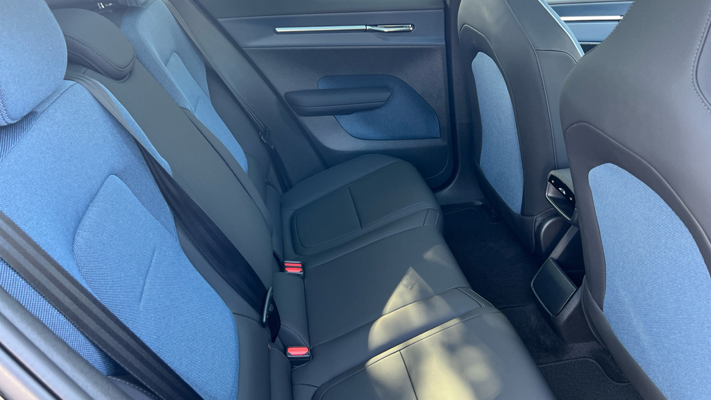 Volvo EX30 Ex30 200Kw Sm Extended Range Ultra 69Kwh Black #6