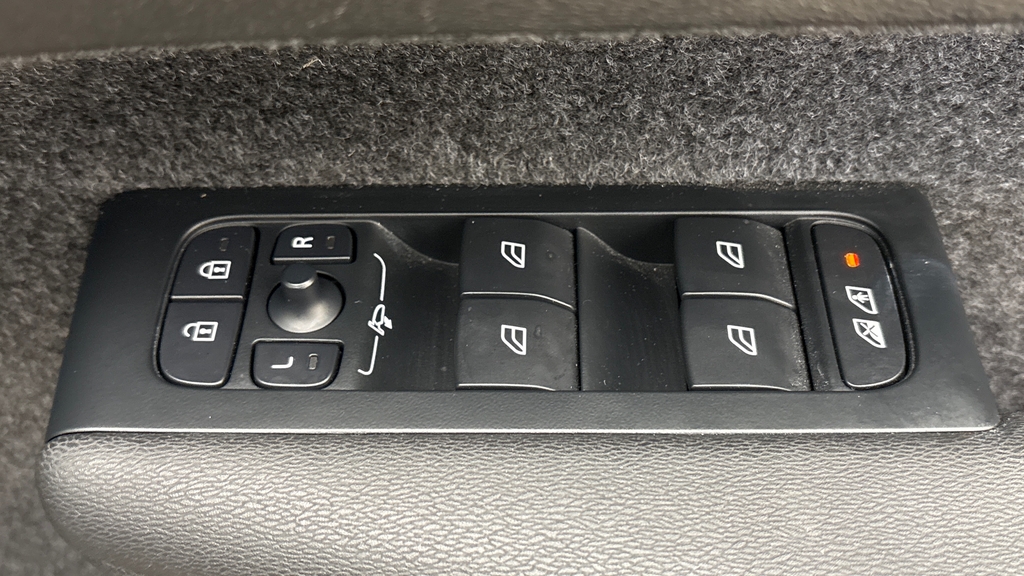 Volvo XC40 Black Edition Plus, B3 Mild Hybrid, Blue #25