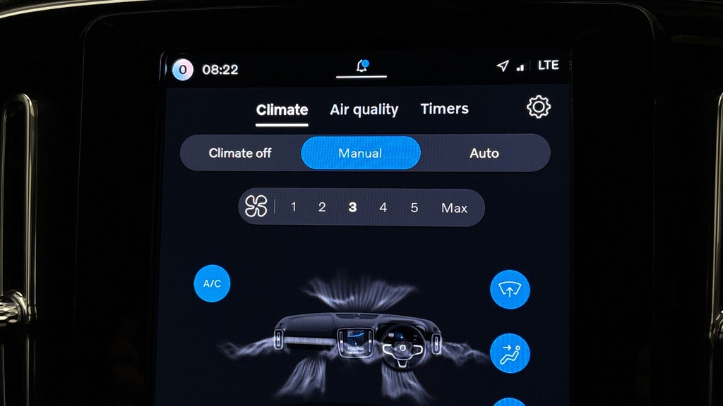 Volvo XC40 Black Edition Plus, B3 Mild Hybrid, Blue #40