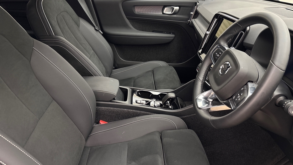 Volvo XC40 Black Edition Plus, B3 Mild Hybrid, Blue #29