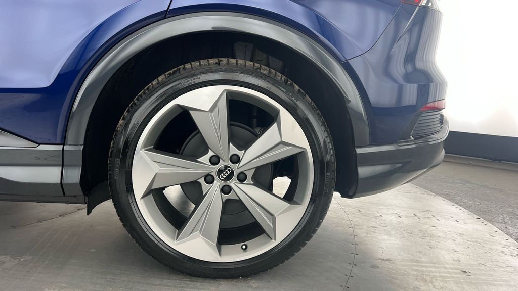 Audi Q4 E Tron 210Kw 45 Quattro 82Kwh Black Edition Blue #21