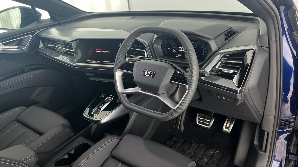 Audi Q4 E Tron Q4 210Kw 45 82Kwh Black Edition Blue #6