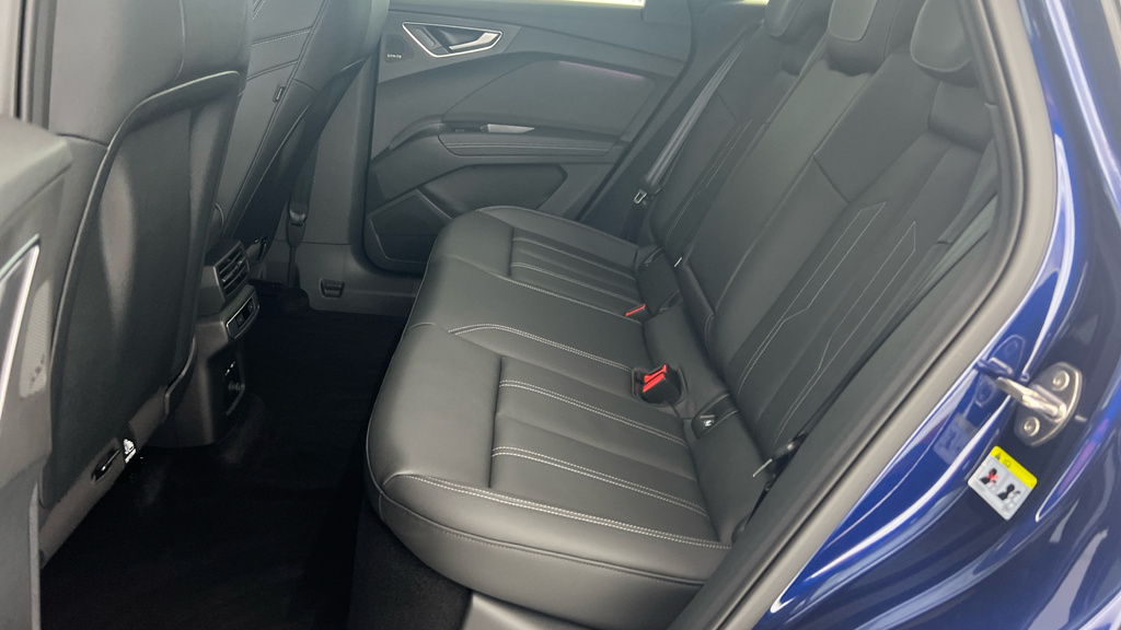 Audi Q4 E Tron 210Kw 45 Quattro 82Kwh Black Edition Blue #15