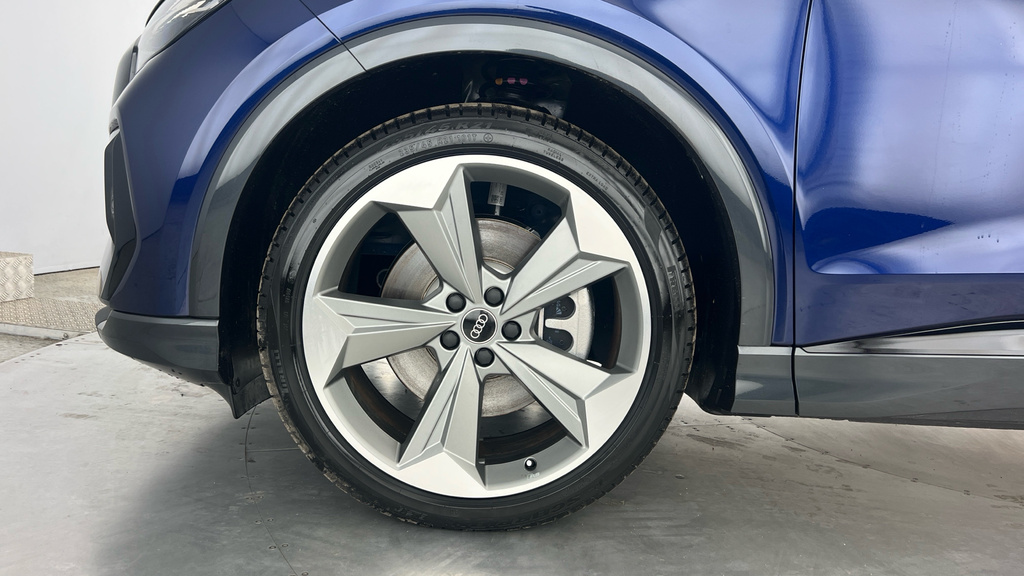 Audi Q4 E Tron 210Kw 45 Quattro 82Kwh Black Edition Blue #20