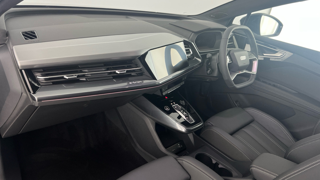 Audi Q4 E Tron Q4 210Kw 45 82Kwh Black Edition Blue #2