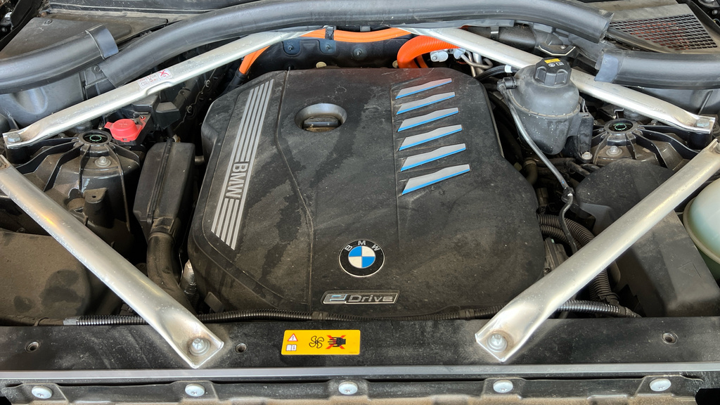 BMW X5 Xdrive45e M Sport White #21