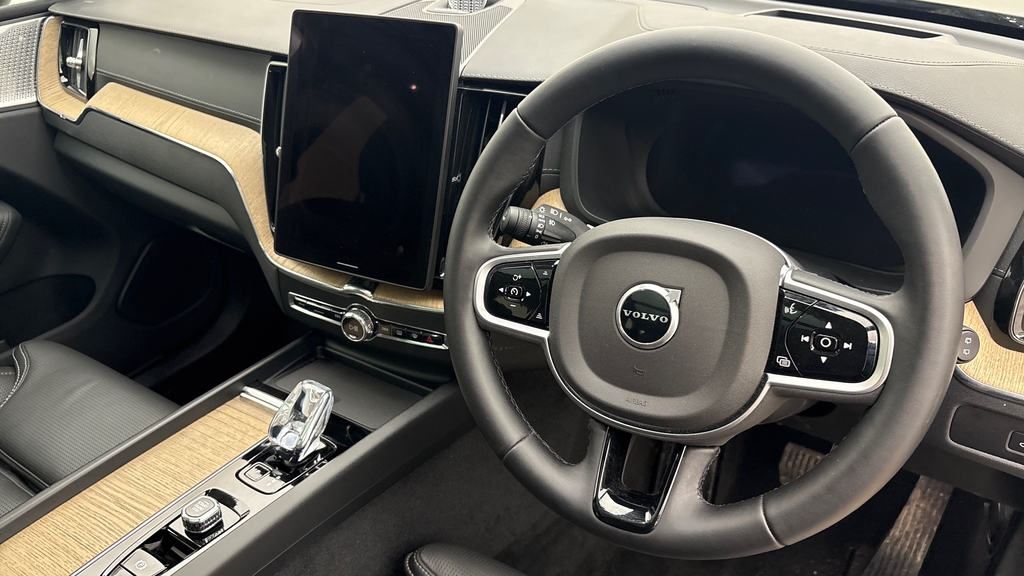Volvo XC60 2.0 B5 Mhev Plus Pro Awd Euro 6 Ss  #9