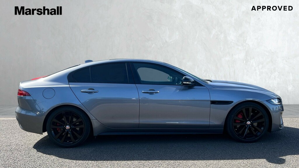 Jaguar XE Xe 2.0 D200 R-dynamic Black Grey #5